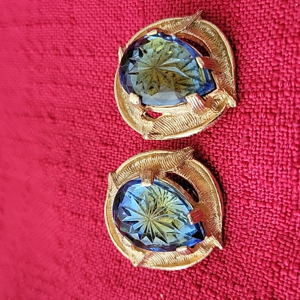 Vintage RARE Elizabeth Morrey Earrings ( FIRM ON PRICE)